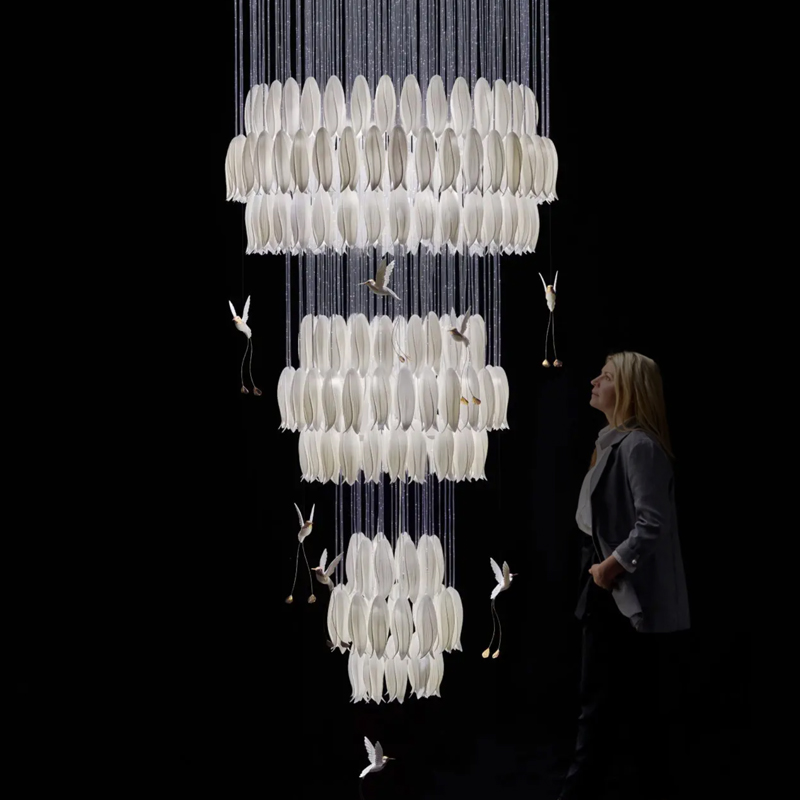 Большая Люстра для Лестницы Sagarti Contemporary chandelier ALBA GRAND Flowers & Birds Белый Золотой в Санкт-петербурге | Loft Concept 