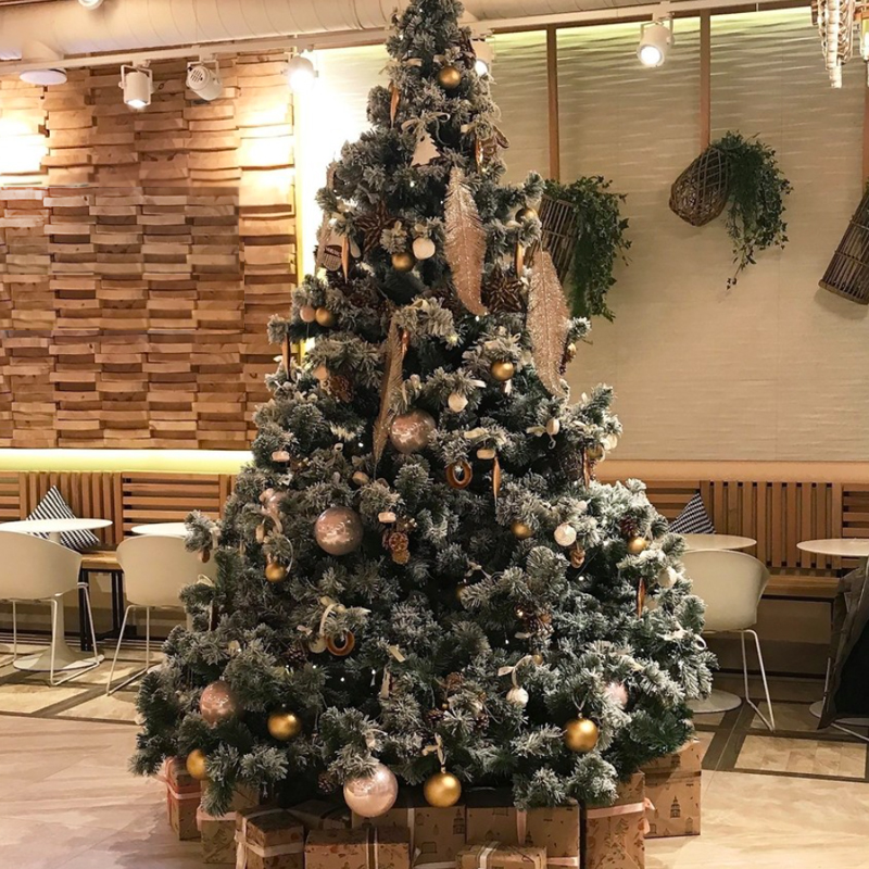 Дизайнерская  Елка с Золотым новогодним декором Christmas Tree Golden Feathers Золотой Зеленый в Санкт-петербурге | Loft Concept 