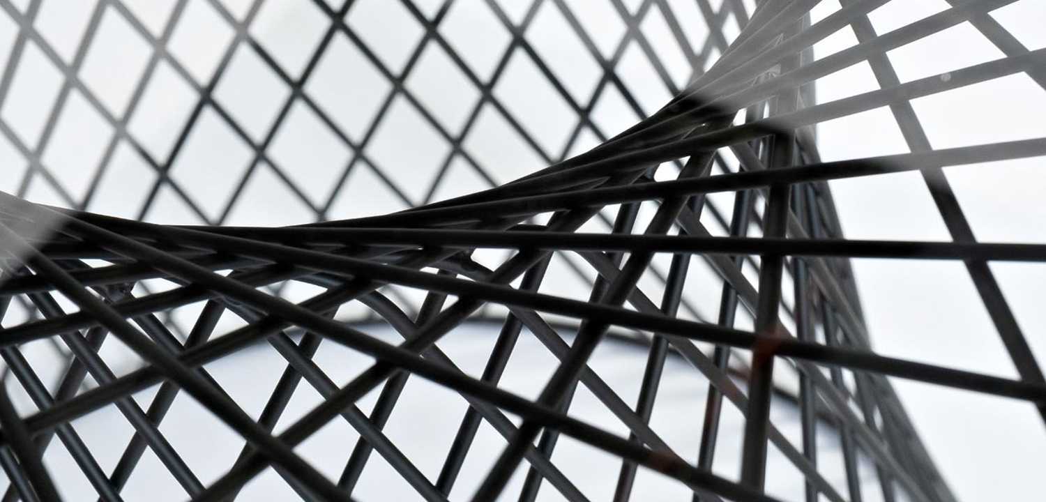 Обеденный стол Black Mesh - фото