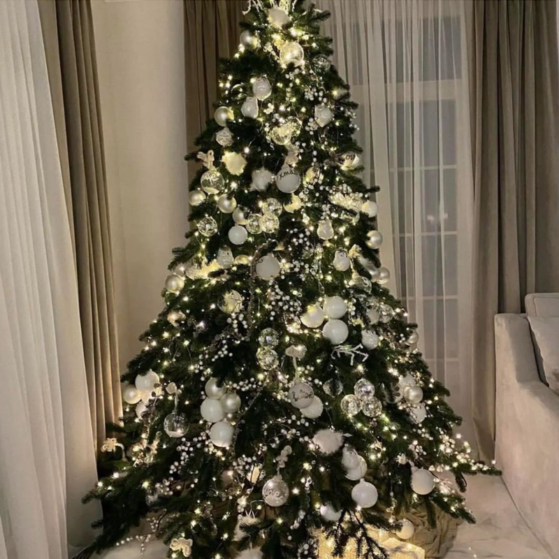 Дизайнерская Елка с Белым Декором Christmas Tree White Balls Серебряный Белый в Санкт-петербурге | Loft Concept 