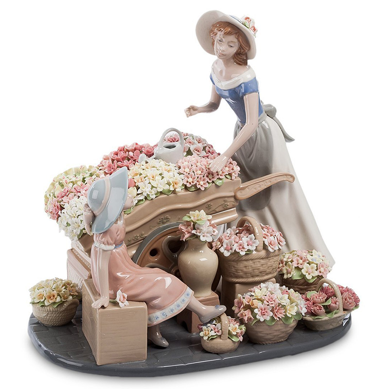 Статуэтка фарфоровая Девушка и маленькая девочка с цветами Charming Statuette Белый Розовый Серо-голубой Зеленый Бежевый Серый в Санкт-петербурге | Loft Concept 