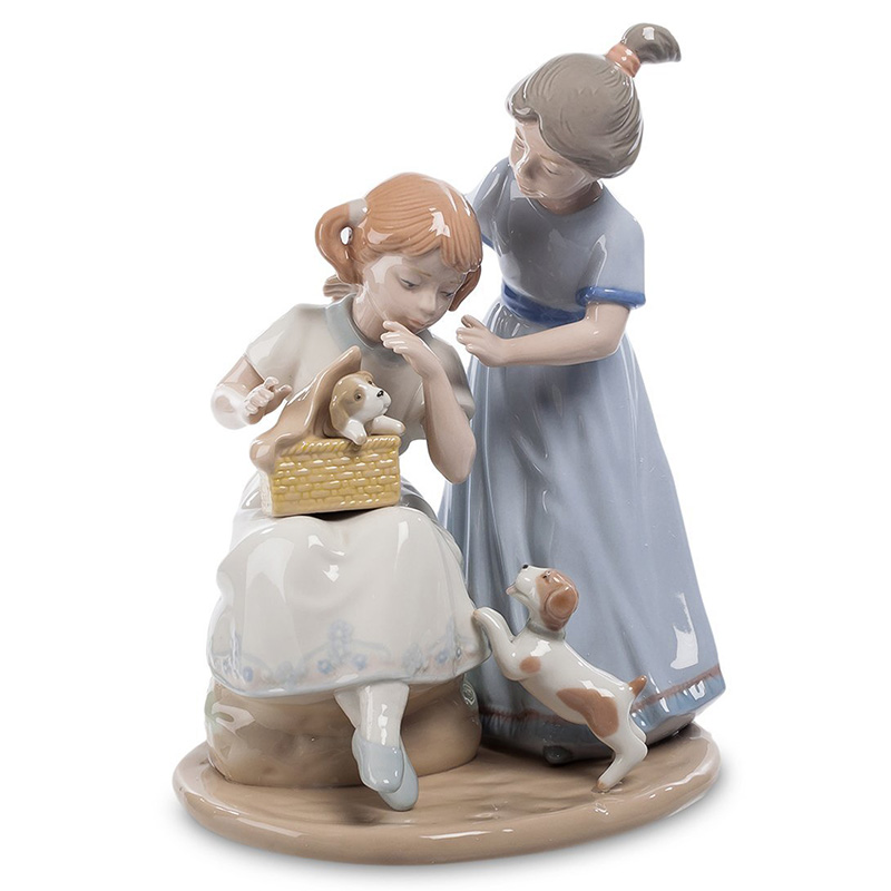 Статуэтка фарфоровая Девочки с собачками Charming Statuette Белый Бежевый Серо-голубой Серый в Санкт-петербурге | Loft Concept 