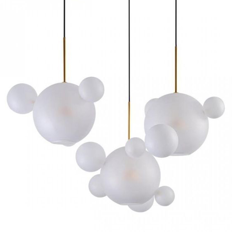 Светодиодный светильник Giopato & Coombes Bubble Chandelier Linear матовое белое стекло 3 плафона Белый Золотой в Санкт-петербурге | Loft Concept 