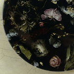 Круглый поднос из эпоксидной смолы с цветами черный Epoxy Resin Flowers Tray Black варинант исполнения - 4 | Loft Concept в Санкт-петербурге