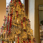 Комплект Новогодней Елки вместе с серебряной мишурой и красными лентами варинант исполнения - 1 | Loft Concept в Санкт-петербурге