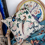 Подушка декоративная с изображением птицы в саду Beige Chinoiserie Birds in the Rose Garden Cushion варинант исполнения - 3 | Loft Concept в Санкт-петербурге