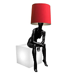 Лампа MANNEQUIN LAMP с абажуром девушка на кресле варинант исполнения - 2 | Loft Concept в Санкт-петербурге