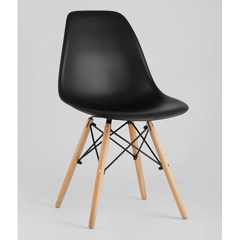 Пластиковый стул на ножках из массива бука Eames Black Черный Древесина в Санкт-петербурге | Loft Concept 