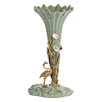 Ваза зеленая фарфоровая с волнистым краем с бронзовой фигуркой журавля Eden Garden  варинант исполнения - 1 | Loft Concept в Санкт-петербурге