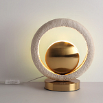 Настольная лампа с бежевым текстурным кольцом и латунным шаром в центре Tactile   варинант исполнения - 3 | Loft Concept в Санкт-петербурге