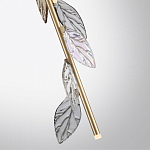 Подвесной светильник с золотистой вертикальной трубкой и декоративными прозрачными листьями из стекла Sylva  варинант исполнения - 8 | Loft Concept в Санкт-петербурге