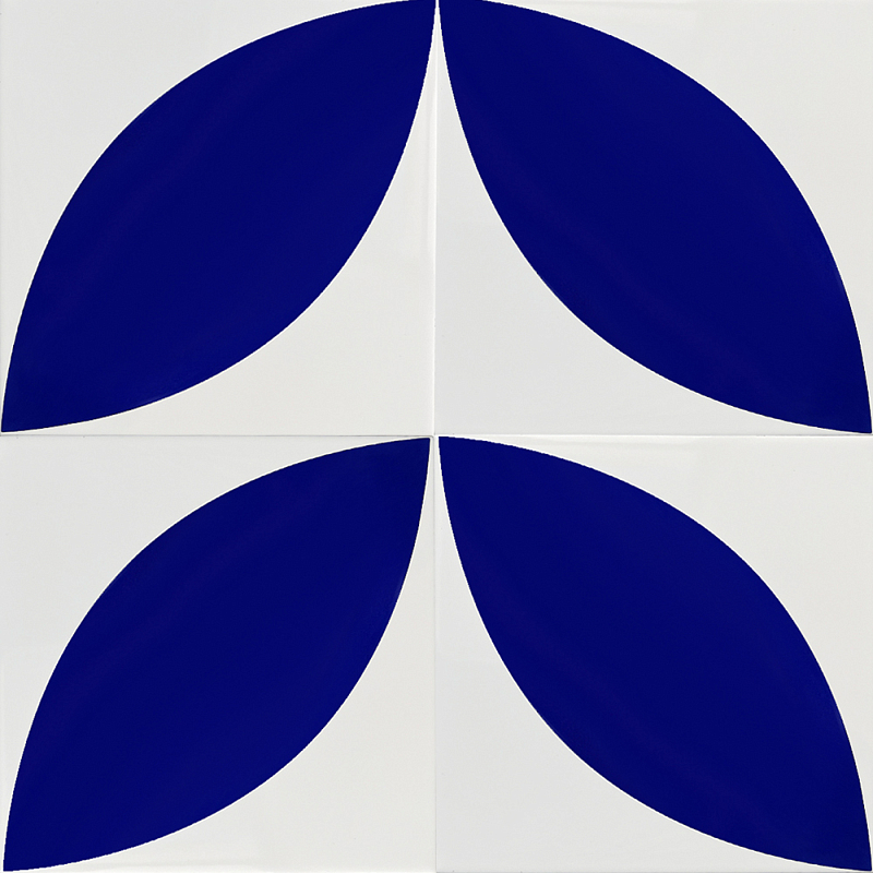 Дизайнерская плитка с узором Лепесток Синий Черный Фиолетовый в Санкт-петербурге | Loft Concept 