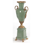 Ваза зеленого цвета из фарфора на высокой подставке с бронзовыми ручками Eden Garden porcelain and bronze варинант исполнения - 2 | Loft Concept в Санкт-петербурге