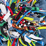 Подушка круглая из джинсовой одежды Heart Round варинант исполнения - 2 | Loft Concept в Санкт-петербурге