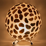 Настольная лампа из перламутра на металлическом каркасе Indonesian Circle варинант исполнения - 4 | Loft Concept в Санкт-петербурге