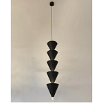 Подвесной светильник светодиодный в виде ряда черных металлических конусов  Herringbone варинант исполнения - 1 | Loft Concept в Санкт-петербурге