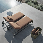 Шезлонг на металлическом каркасе с регулируемой спинкой GUELL Sunbed варинант исполнения - 2 | Loft Concept в Санкт-петербурге