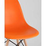 Пластиковый стул на ножках из массива бука Eames Orange варинант исполнения - 2 | Loft Concept в Санкт-петербурге