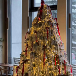 Комплект Новогодней Елки вместе с серебряной мишурой и красными лентами варинант исполнения - 2 | Loft Concept в Санкт-петербурге