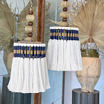 Подвесной светильник с подвесом из деревянных бусин и абажуром из кисточек Аmbiance варинант исполнения - 2 | Loft Concept в Санкт-петербурге