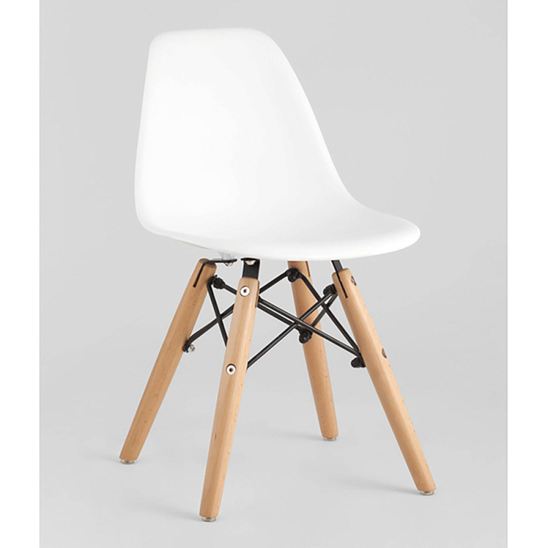 Пластиковый стул на ножках из массива бука Eames Small White Белый Древесина в Санкт-петербурге | Loft Concept 