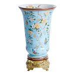 Ваза из голубого фарфора с бронзовыми элементами Blue Garden варинант исполнения - 1 | Loft Concept в Санкт-петербурге