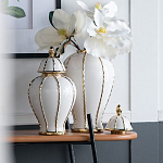 Ваза с золотыми полосами на белом фоне Chinoiserie Ceramics варинант исполнения - 2 | Loft Concept в Санкт-петербурге