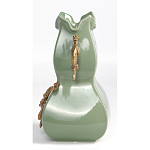 Ваза зеленого цвета из фарфора с бронзовыми ручками в виде драконов и рельефным цветочным декором Eden Garden porcelain and bronze варинант исполнения - 3 | Loft Concept в Санкт-петербурге