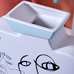 Ваза плоская белая с абстрактными черными линиями в форме лиц Faces of Imagination варинант исполнения - 6 | Loft Concept в Санкт-петербурге