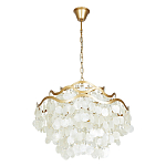 Люстра подвесная с белыми перламутровыми подвесками и изогнутыми золотистыми элементами Диаметр 60 см SHELL Chandelier варинант исполнения - 1 | Loft Concept в Санкт-петербурге