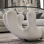 Дизайнерский журнальный стол с круглой прозрачной столешницей на белом фигурном основании Luqak варинант исполнения - 4 | Loft Concept в Санкт-петербурге