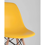 Пластиковый стул на ножках из массива бука Eames Yellow варинант исполнения - 2 | Loft Concept в Санкт-петербурге