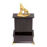 Часы настольные с декором в виде волка из натурального камня Офиокальцит Wolf Stone Clock варинант исполнения - 4 | Loft Concept в Санкт-петербурге