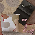 Подушка декоративная хлопковая бежевого цвета с абстрактным принтом Elysian Flow Sand варинант исполнения - 5 | Loft Concept в Санкт-петербурге