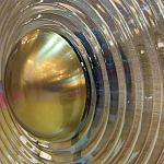 Бра с круглым рифленым плафоном янтарного цвета Savio Glass Disc Light варинант исполнения - 1 | Loft Concept в Санкт-петербурге