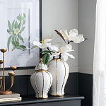 Ваза белая с крышкой и золотистыми вертикальными полосками Chinoiserie Ceramics варинант исполнения - 1 | Loft Concept в Санкт-петербурге