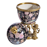 Шкатулка в форме яйца на величественных львах из фарфора с бронзовыми элементами Eden Garden варинант исполнения - 2 | Loft Concept в Санкт-петербурге