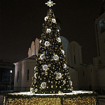 Уличная Новогодняя Ель с золотыми шарами и звездой на вершине в комплекте варинант исполнения - 2 | Loft Concept в Санкт-петербурге