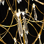 Люстра подвесная с изогнутым металлическим каркасом и множеством хрустальных подвесок Золото Диаметр 80 см Quasar варинант исполнения - 2 | Loft Concept в Санкт-петербурге