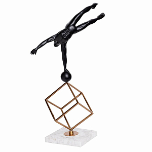 Статуэтка Athlete on the ball