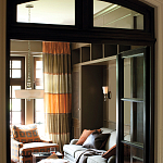 Бра с белым матовым стеклянным плафоном и тремя декоративными шарами Hinkley варинант исполнения - 2 | Loft Concept в Санкт-петербурге