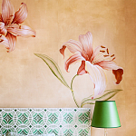 Обои ручная роспись Lilium Special Colourway on yellow painted silk варинант исполнения - 2 | Loft Concept в Санкт-петербурге