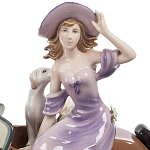 Статуэтка фарфоровая Девушка с автомобилем Charming Statuette варинант исполнения - 1 | Loft Concept в Санкт-петербурге