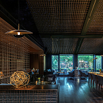 Подвесной светильник с золотым металлическим плафоном округлой формы и декоративным элементом из чёрного мрамора Midnight Grace  варинант исполнения - 3 | Loft Concept в Санкт-петербурге